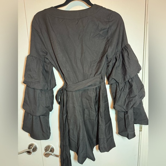 Do+Be black ruffle sleeve romper with shorts - Picture 2 of 7